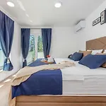 Molaris Zadarvillas