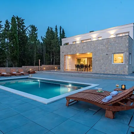 Molaris Zadarvillas * Soline