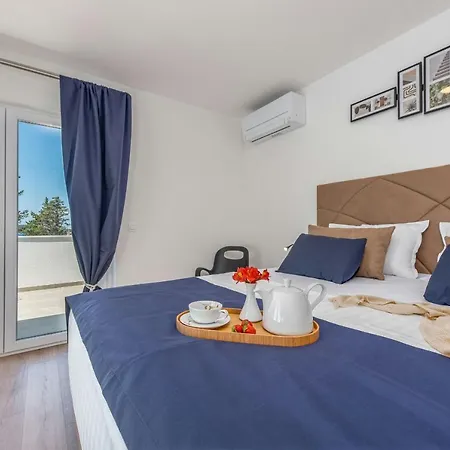 Molaris Zadarvillas *