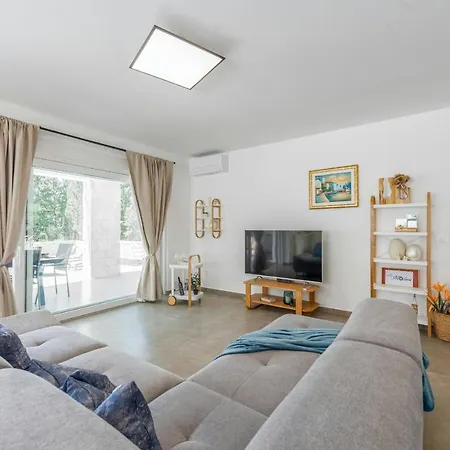 Molaris Zadarvillas וילה *