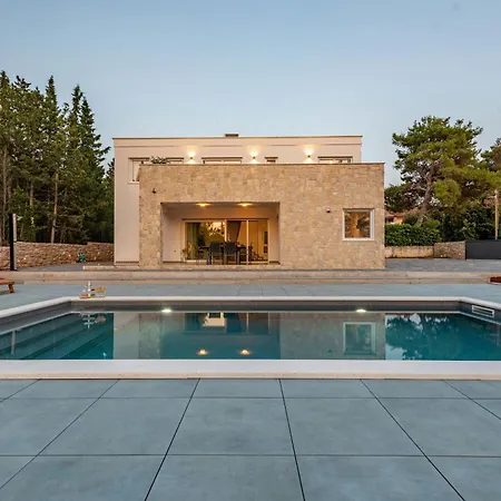 Molaris Zadarvillas *