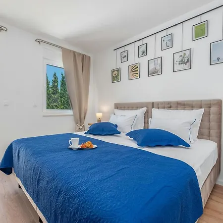 Molaris Zadarvillas וילה *