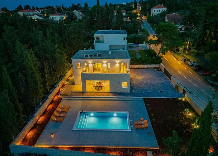 Molaris Zadarvillas וילה סולינה