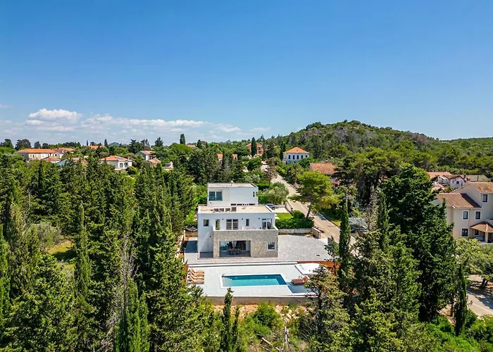 Molaris Zadarvillas סולינה