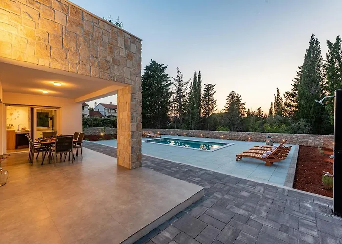 Molaris Zadarvillas וילה *