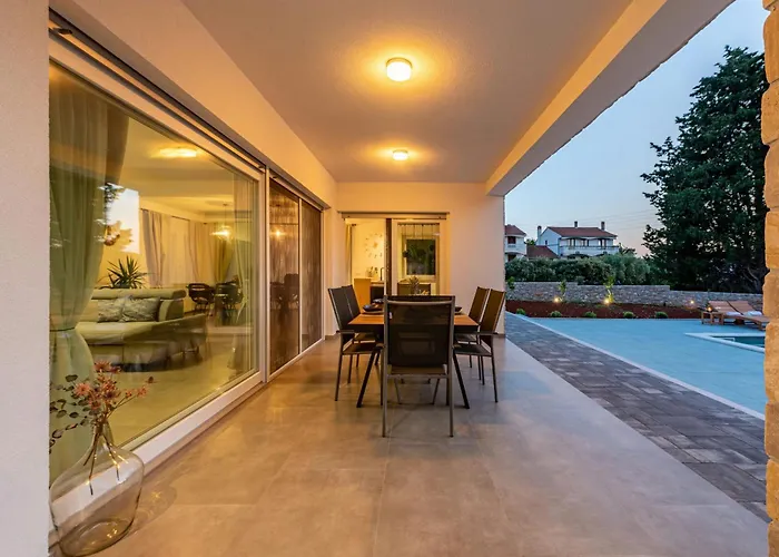 Molaris Zadarvillas וילה *
